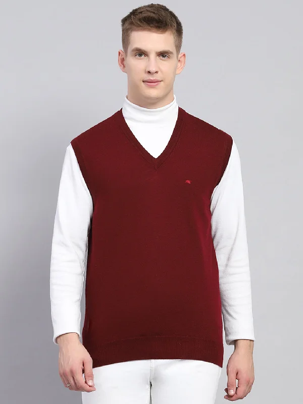 Men Maroon Solid V Neck Sleeveless Sweater