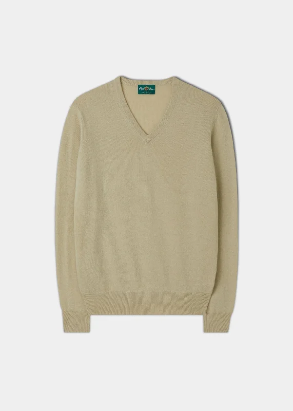 Men's Geelong Lambswool Vee Neck Jumper in Natural - Regular Fit